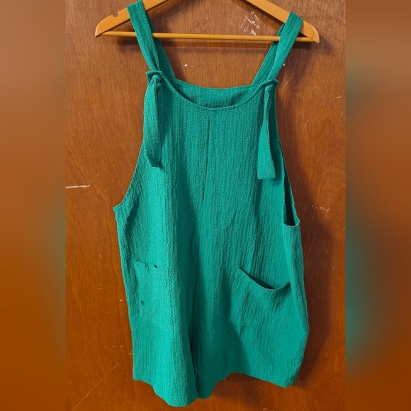 SHEIN Pants - SHEIN Curve Vibrant Green Textured Romper